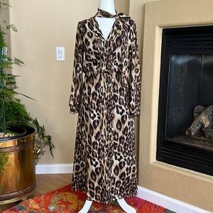 Banana Republic dress NWOT size XS. Long sleeves without lining.